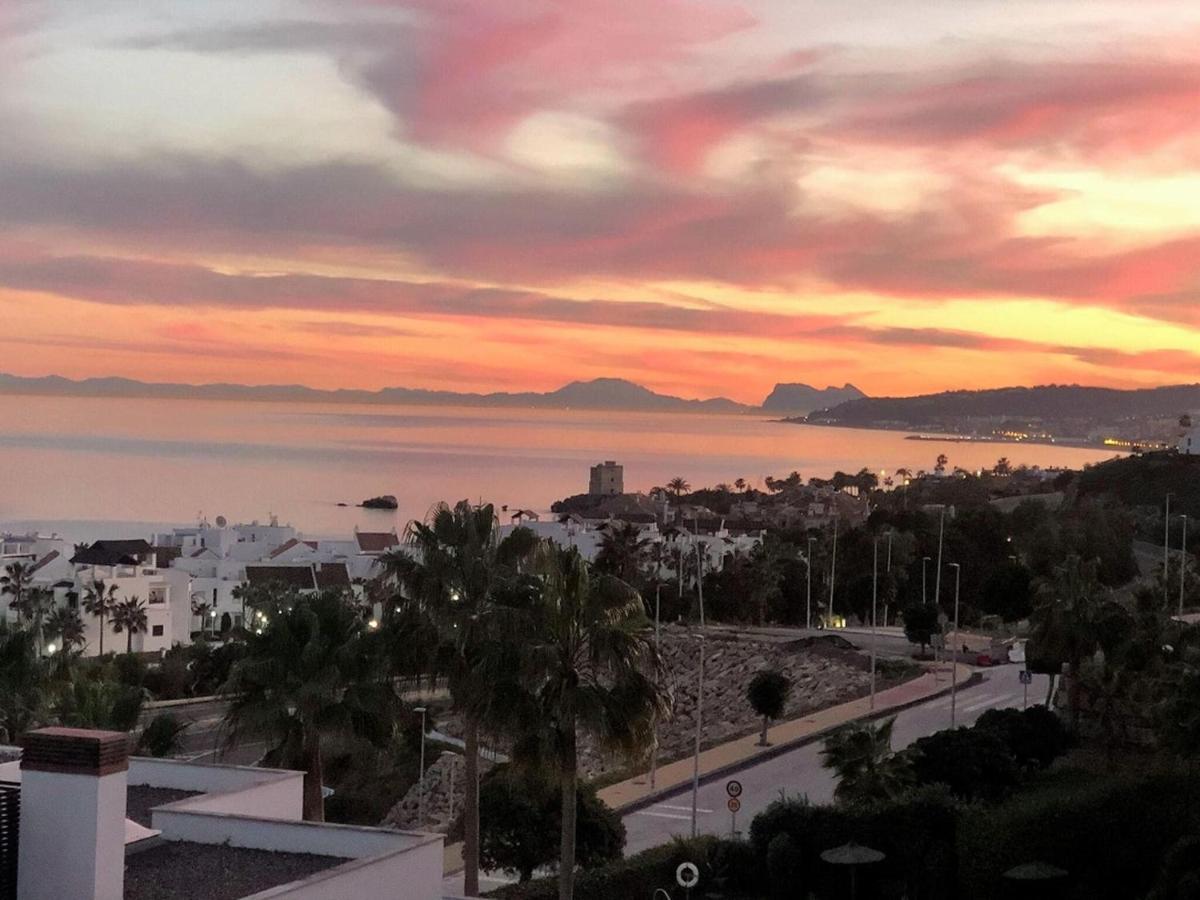 Belvilla By Oyo Camarate Golf Estepona Dış mekan fotoğraf